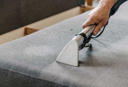 Sofa-Cleaning